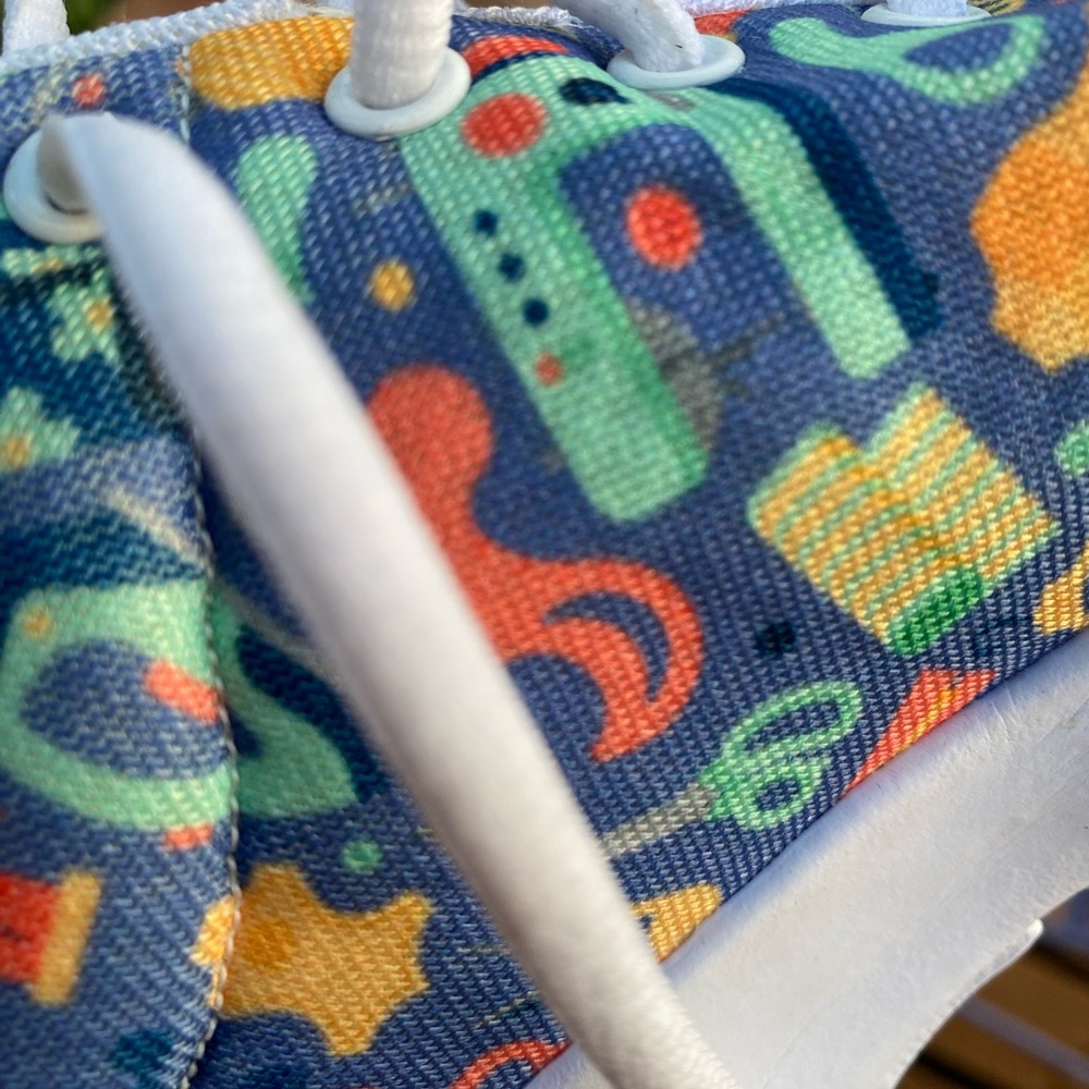 GROOVE BAHS TENNIS SHORS SEAMSTRESS THEMED LIKE NEW SIZE 7 women’s - Picture 9 of 10